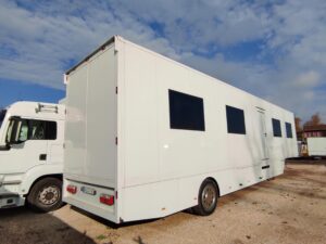 étkező trailer